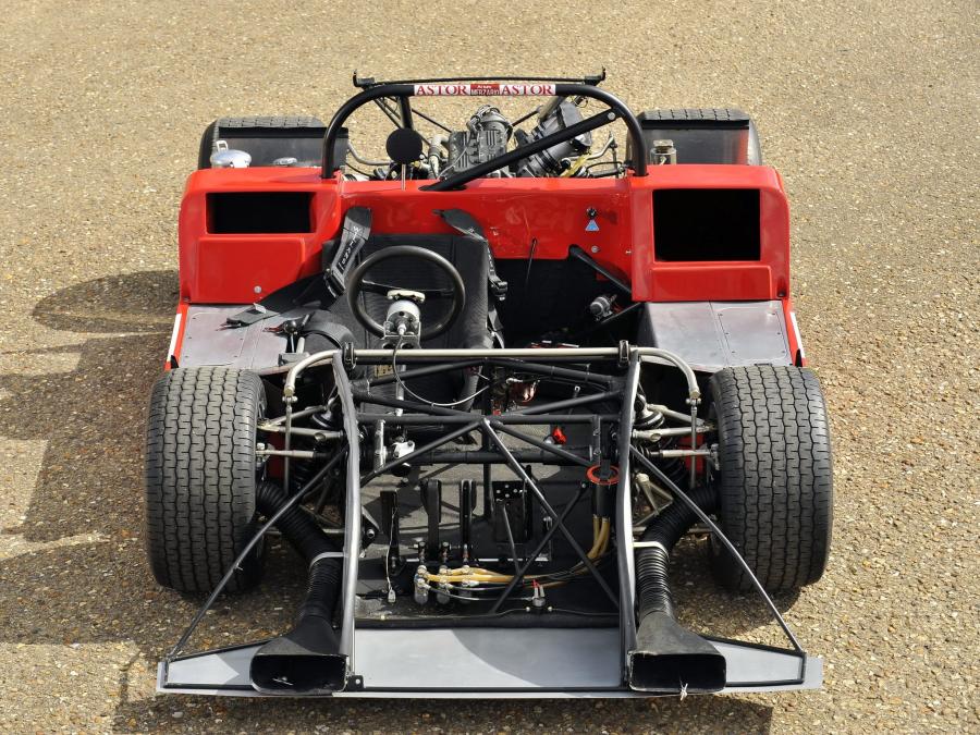 Моторный отсек Abarth Osella 2000 (SE021) 1971 года  (фото 5 из 26)